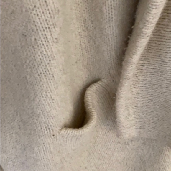 VINCE SWEATER. - Picture 4 of 7